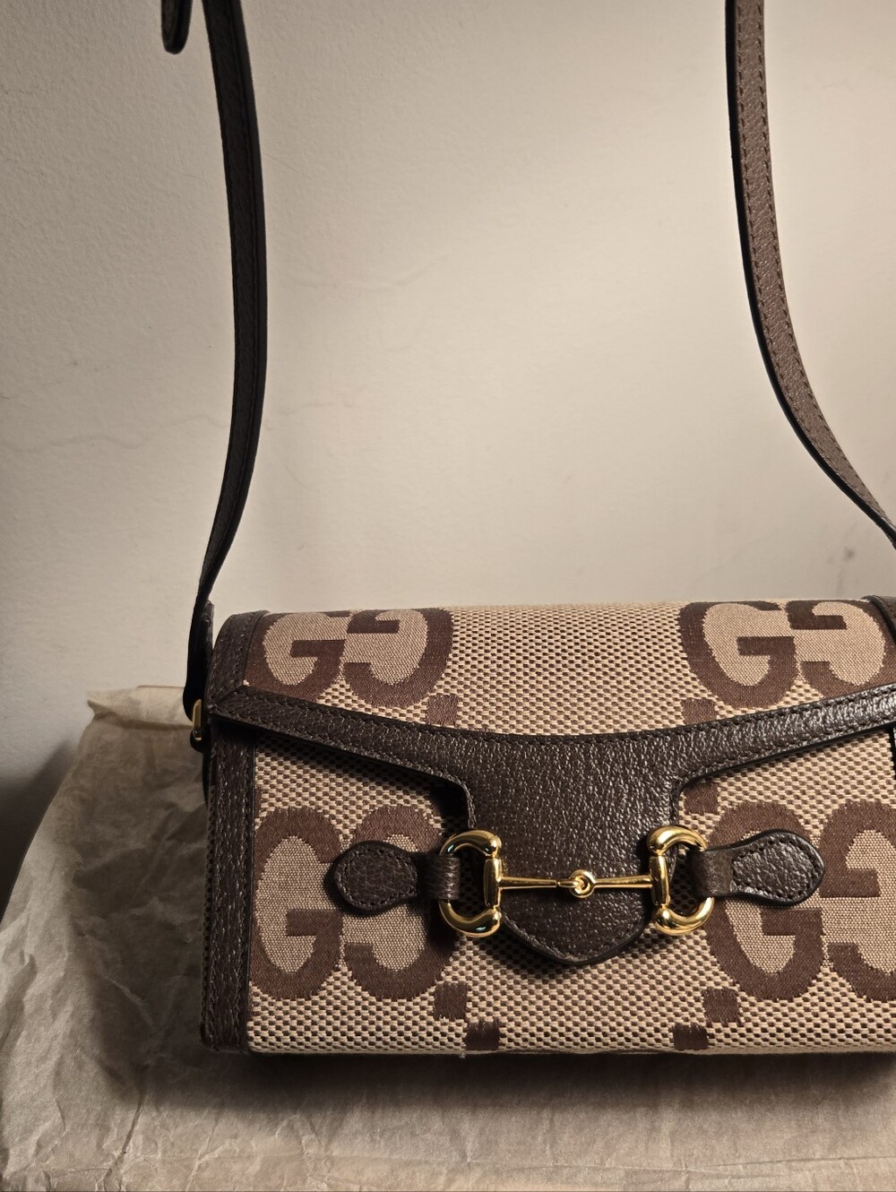 Gucci Brown GG Supreme Canvas Shoulder Bag with Gold Horsebit - Picture 5 of 9
